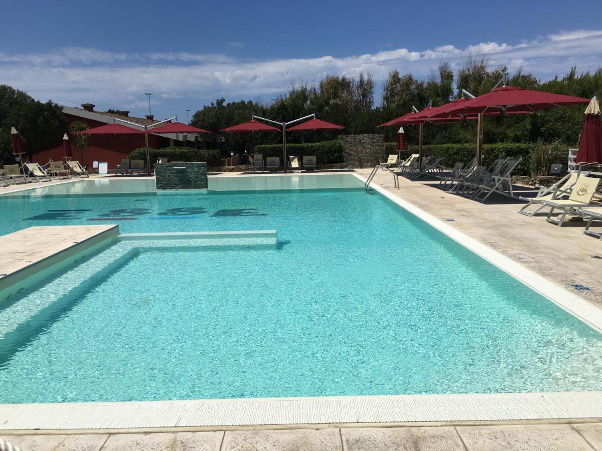 Club Esse Sporting Hotel Stintino Exterior photo