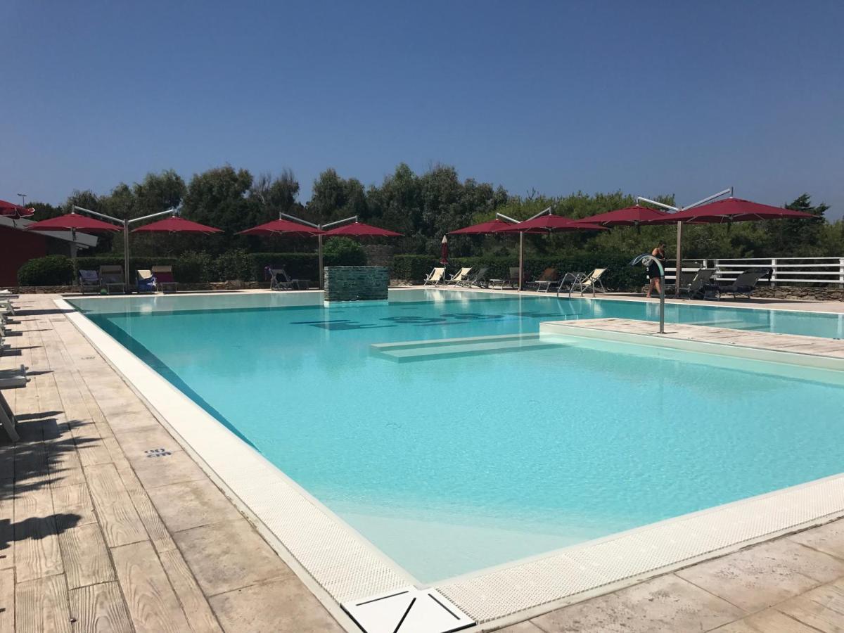 Club Esse Sporting Hotel Stintino Exterior photo