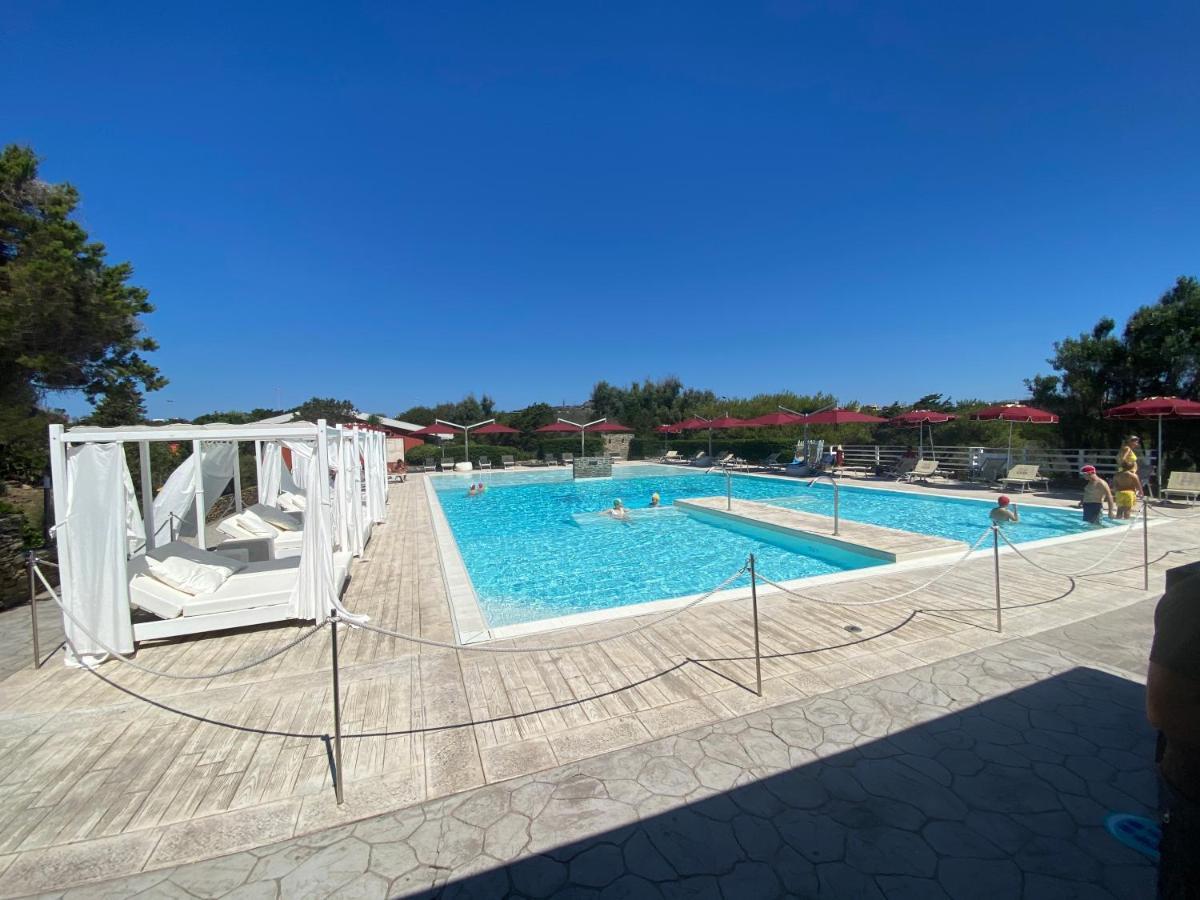 Club Esse Sporting Hotel Stintino Exterior photo