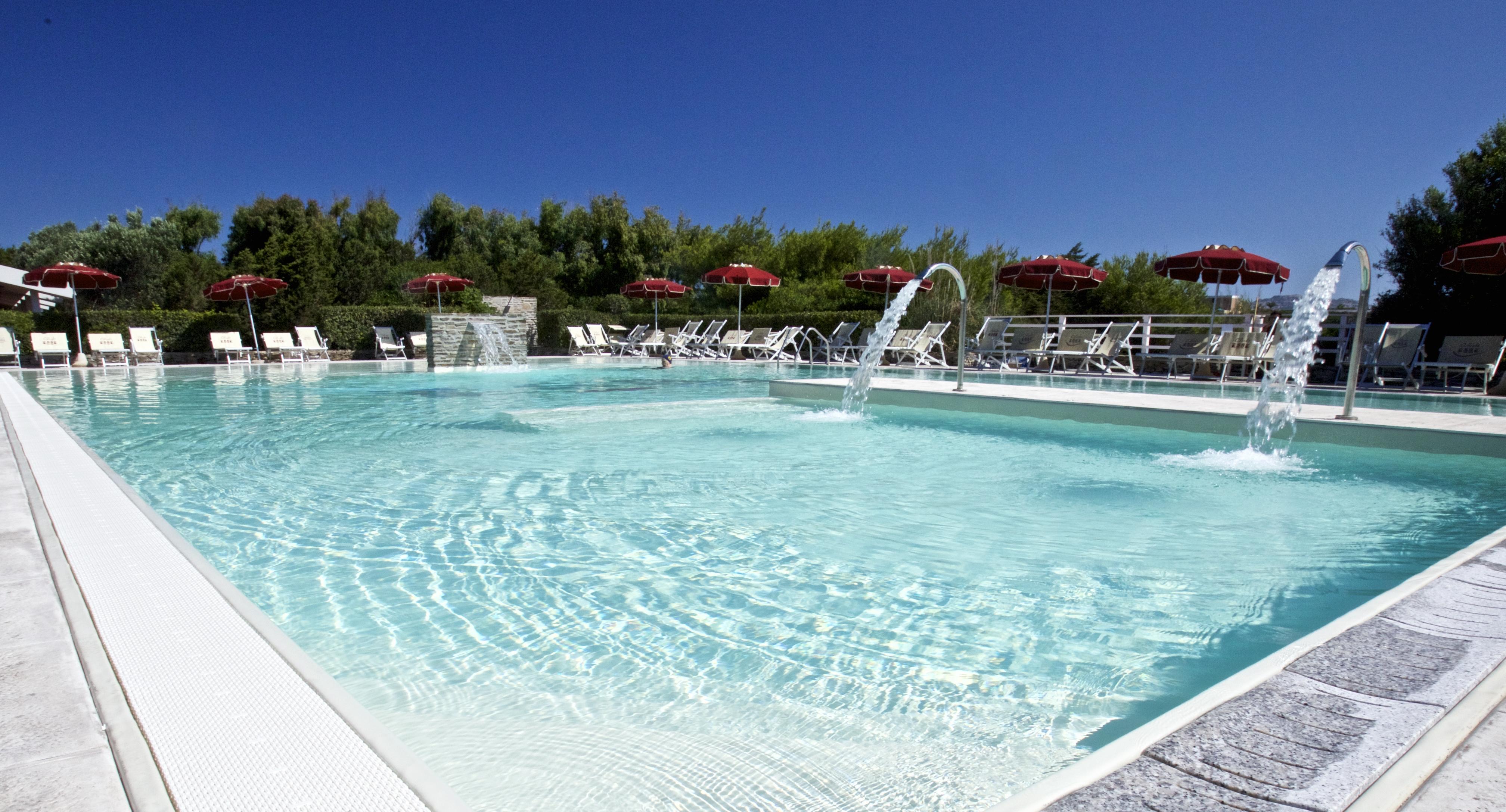 Club Esse Sporting Hotel Stintino Exterior photo