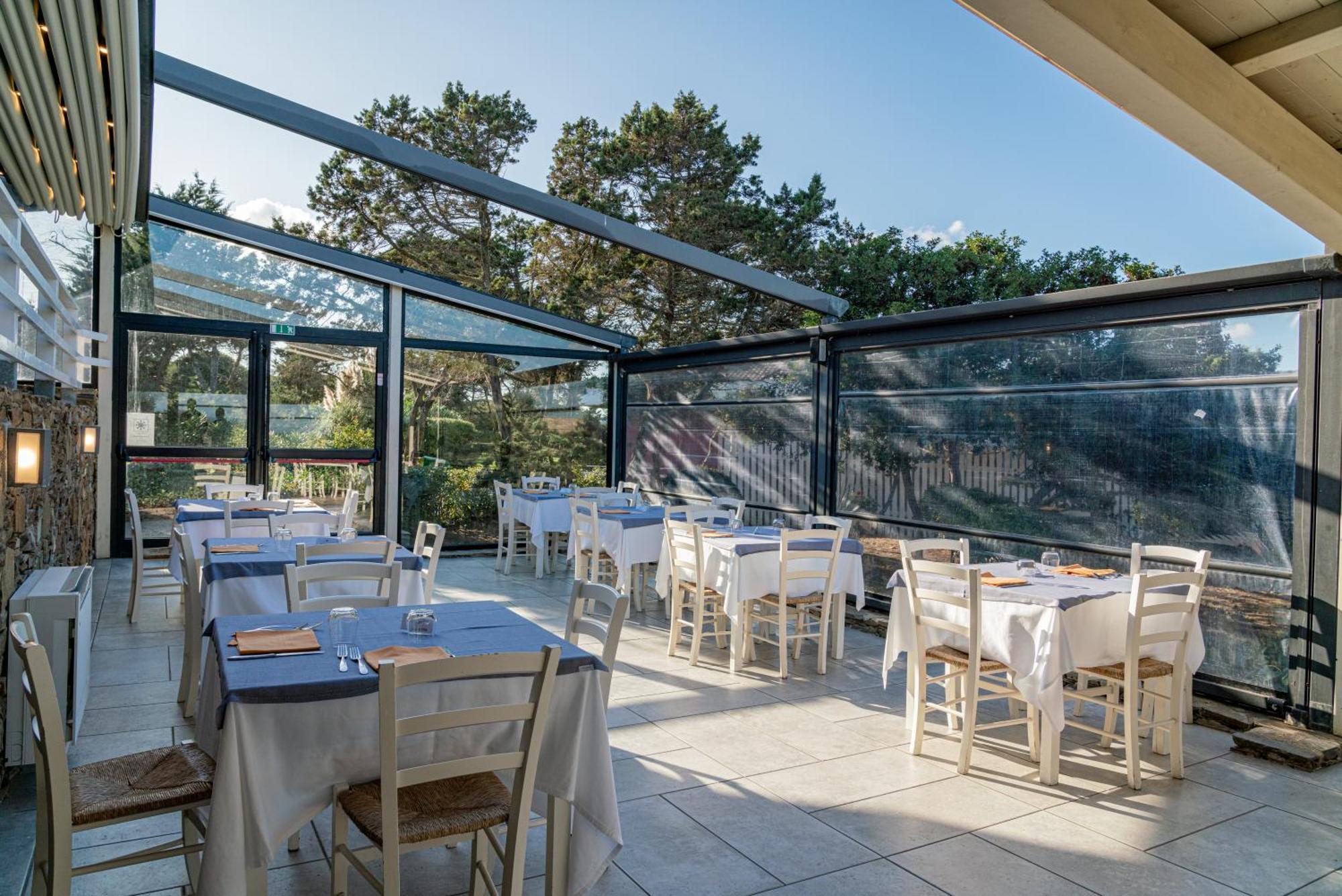 Club Esse Sporting Hotel Stintino Exterior photo