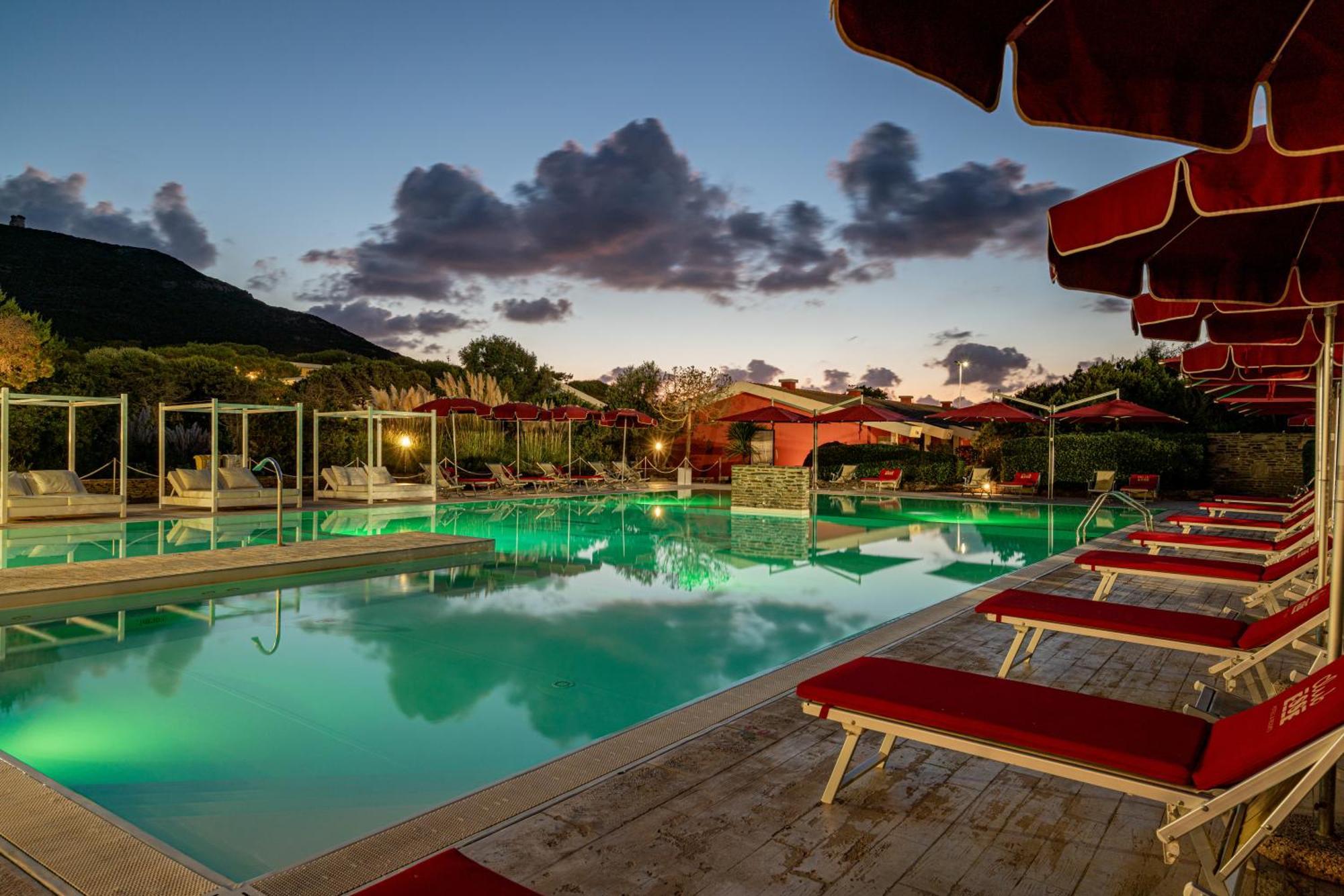 Club Esse Sporting Hotel Stintino Exterior photo
