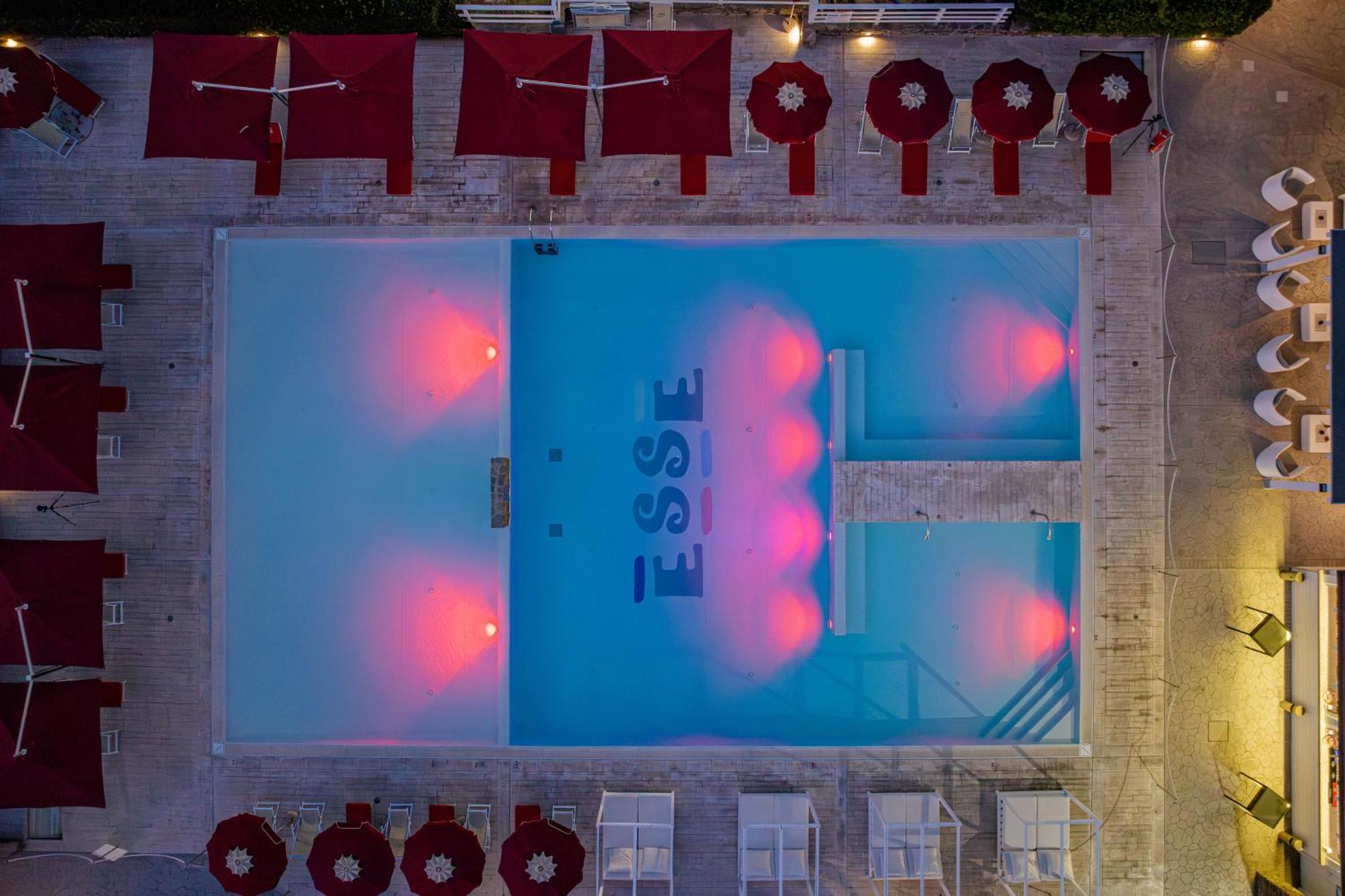 Club Esse Sporting Hotel Stintino Exterior photo