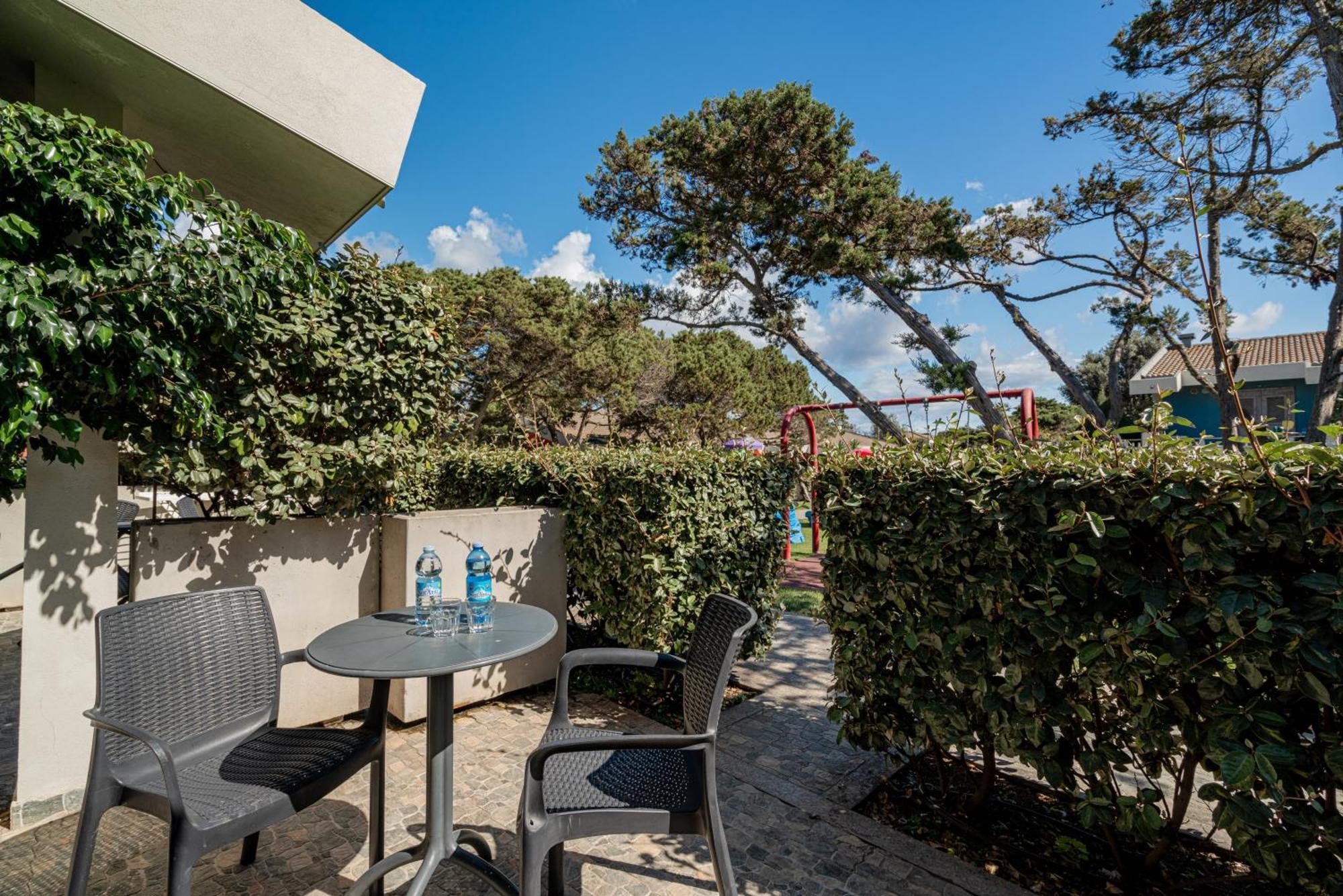 Club Esse Sporting Hotel Stintino Exterior photo