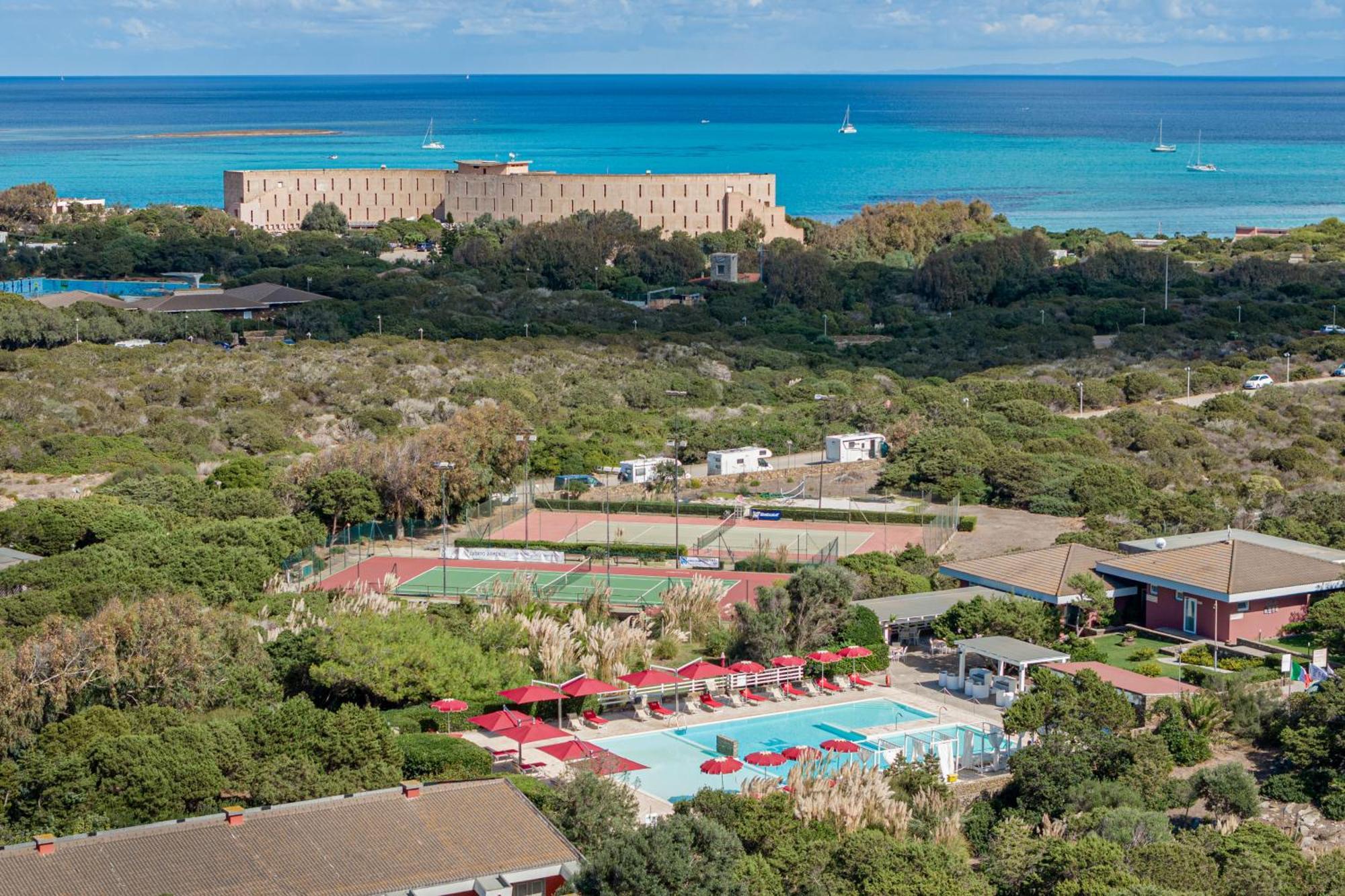 Club Esse Sporting Hotel Stintino Exterior photo