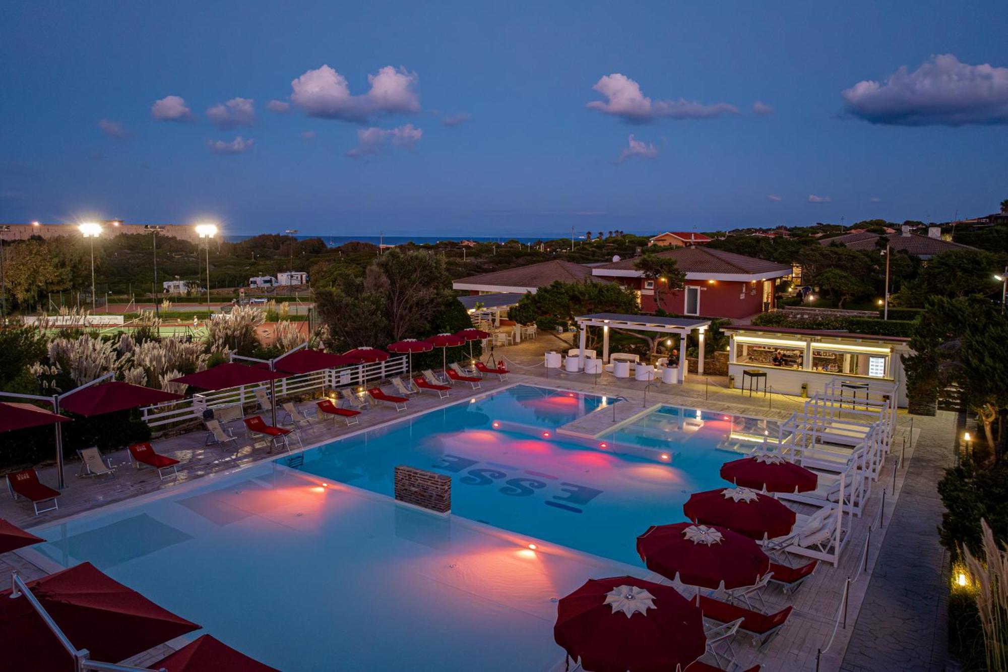 Club Esse Sporting Hotel Stintino Exterior photo